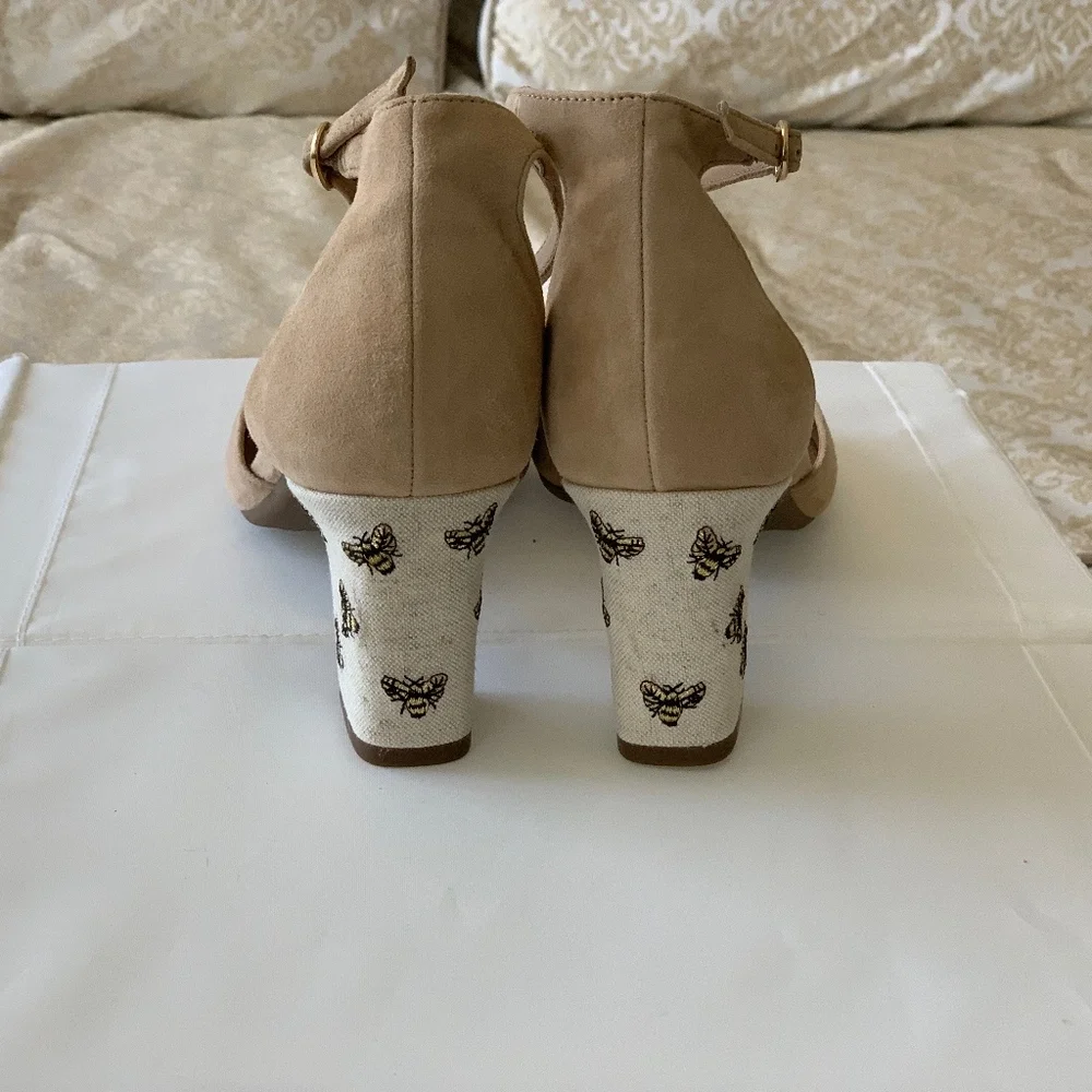 AEROSOLES Tan Suede Open-Toe Block Heel Sandals with Embellished Heel